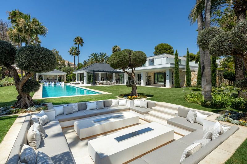Foto 04913408-186c-4729-ada4-ce942b8eaad5. Casa amb aparcament piscina a Los Naranjos Marbella