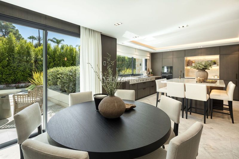 Foto a4fc656f-aa4d-477a-a82d-9f3fec2c22ac. Casa amb aparcament piscina a Los Naranjos Marbella