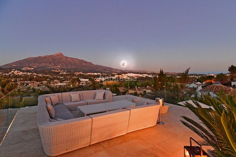 Foto 5bec8d0c-a149-470c-aab6-66e32d650094. Casa amb aparcament piscina a Los Naranjos Marbella