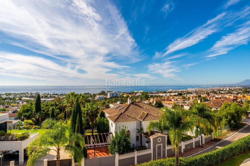 Foto 1c91a029-c980-487b-acd7-b062e65a2590. Casa adossada amb aparcament a Las Lomas de Río Verde Marbella
