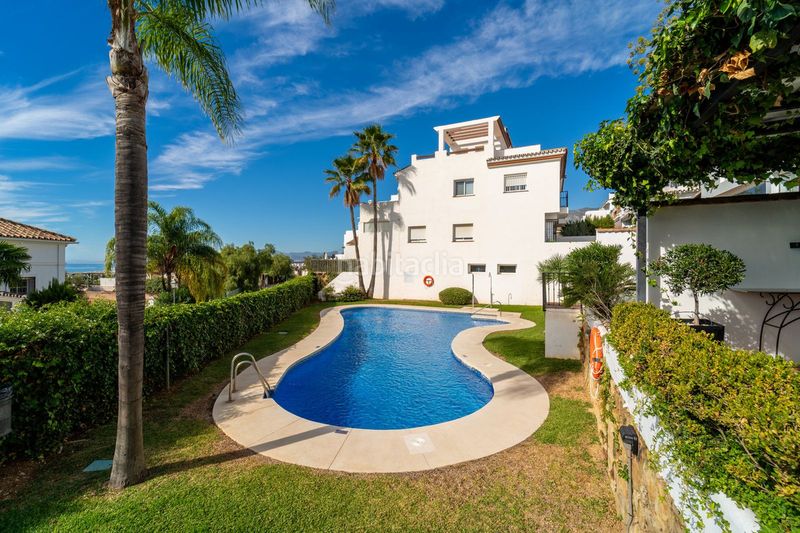 Foto 25588636-4c1a-426f-8d83-5738d500cc18. Casa adossada amb aparcament a Las Lomas de Río Verde Marbella