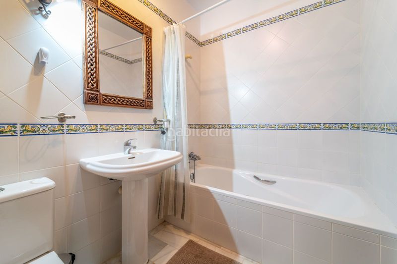 Foto 65939e71-c60b-4b2e-aba4-6535b3316ac8. Casa adossada amb aparcament a Las Lomas de Río Verde Marbella