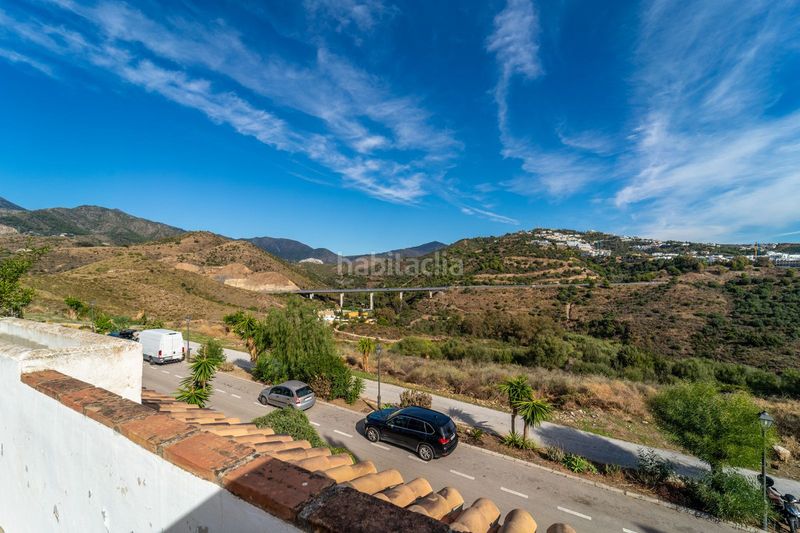 Foto 6ff9e28e-4f81-48c2-882a-c8e93696f0dc. Casa adossada amb aparcament a Las Lomas de Río Verde Marbella