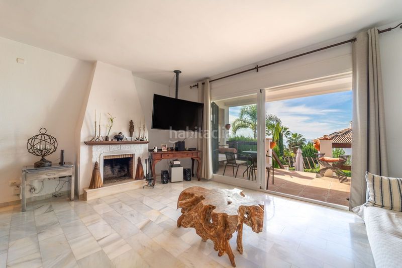 Foto b8abf3e0-fbb7-4326-b2fa-3a3d4d248183. Casa adossada amb aparcament a Las Lomas de Río Verde Marbella