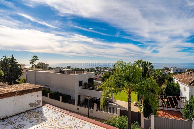 Foto bc76d223-892c-4b3f-b61d-e4ce36f952f4. Casa adossada amb aparcament a Las Lomas de Río Verde Marbella