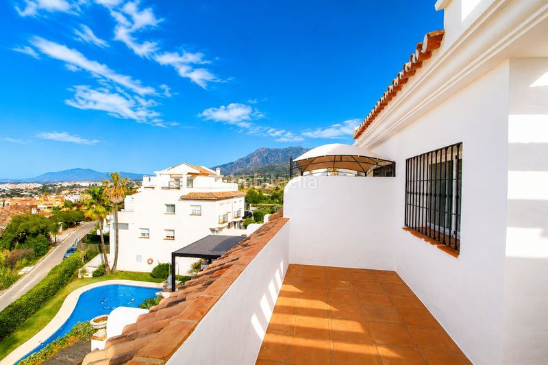 Foto d5f1f3c3-56e5-4633-b319-a9559567c1ad. Casa adossada amb aparcament a Las Lomas de Río Verde Marbella