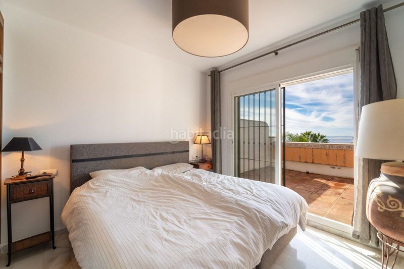 Foto d9e8ddd5-5104-48ef-89fb-9490e420779c. Casa adossada amb aparcament a Las Lomas de Río Verde Marbella