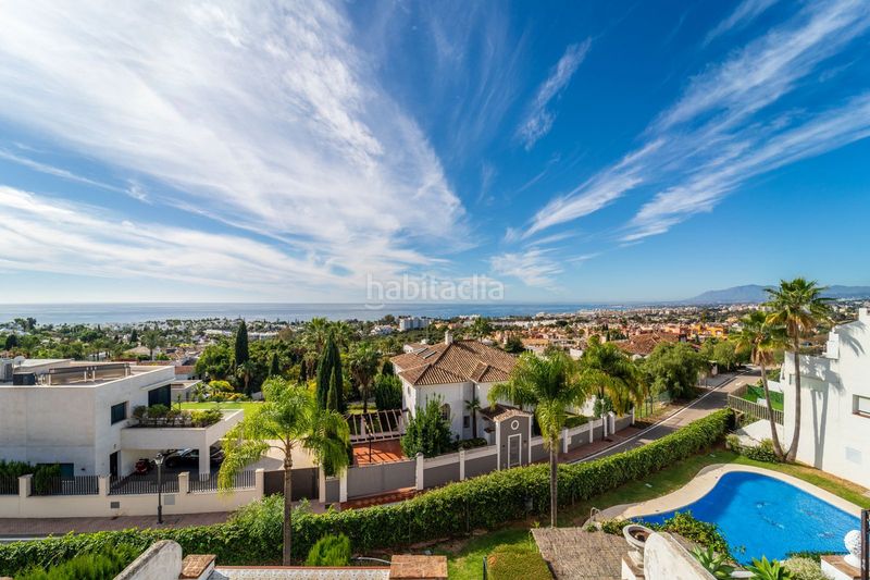 Foto e4a6c153-36a1-4a27-b0d0-a11a4582df25. Casa adossada amb aparcament a Las Lomas de Río Verde Marbella