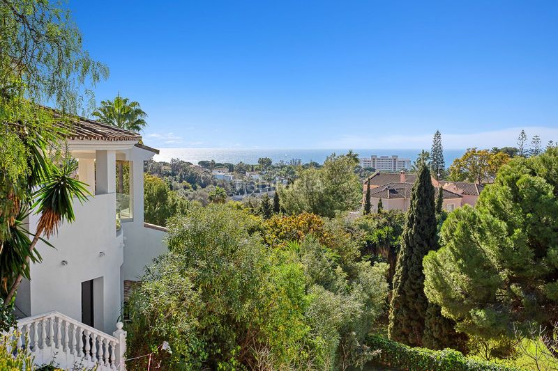 Foto d64d9819-b12c-41f6-835b-c2ef59381654. Casa amb aparcament piscina a El Rosario - Ricmar Marbella
