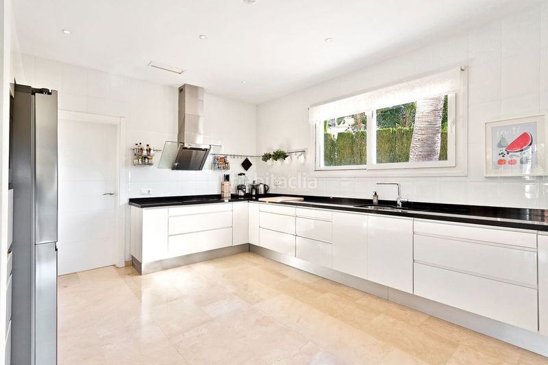 Foto e6b238f0-894e-40b3-a030-4e18a834d285. Casa amb aparcament piscina a El Rosario - Ricmar Marbella