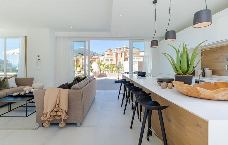 Foto e8767cac-7996-4b64-b04b-05b2dc480f53. Casa amb aparcament piscina a Calahonda Mijas