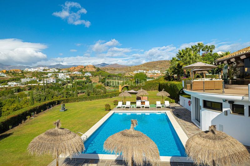 Foto 0abfeaf6-6a9d-412b-b74e-99f45852a500. Casa amb piscina a Los Flamingos Benahavís
