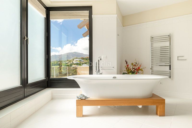 Foto a496b366-2052-4694-8c19-8298855e7c66. Casa amb piscina a Los Flamingos Benahavís