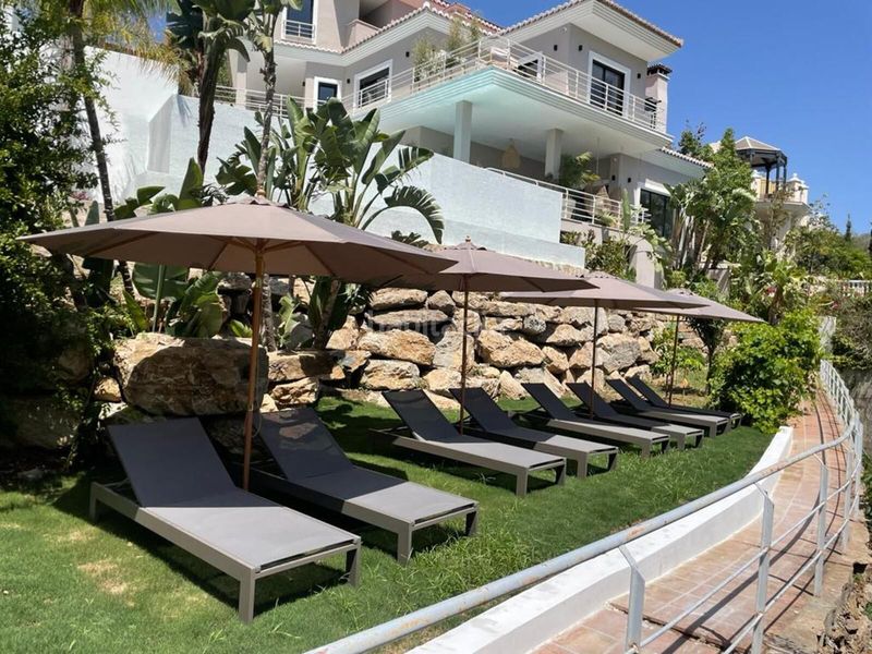 Foto 2a951133-e974-4552-bba6-8a4bda063e23. Casa amb aparcament piscina a Elviria Marbella