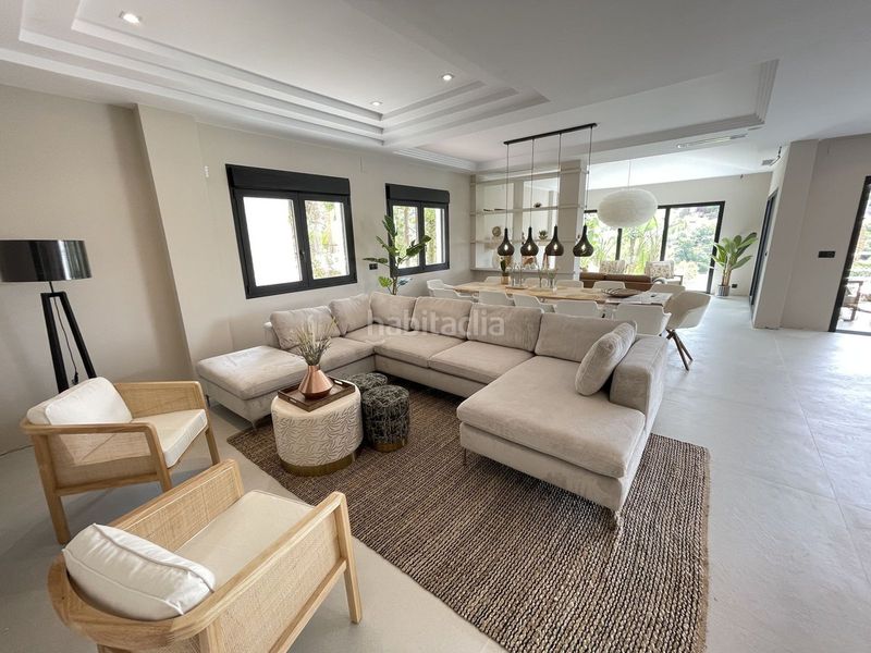 Foto 73f71671-8127-4807-9793-9f30fa3055ea. Casa amb aparcament piscina a Elviria Marbella