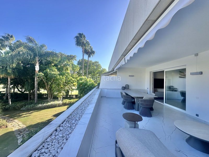 Foto be52d86c-86b7-4de1-8c0f-c2b3cad1b02a. Apartament amb aparcament a Las Brisas Marbella
