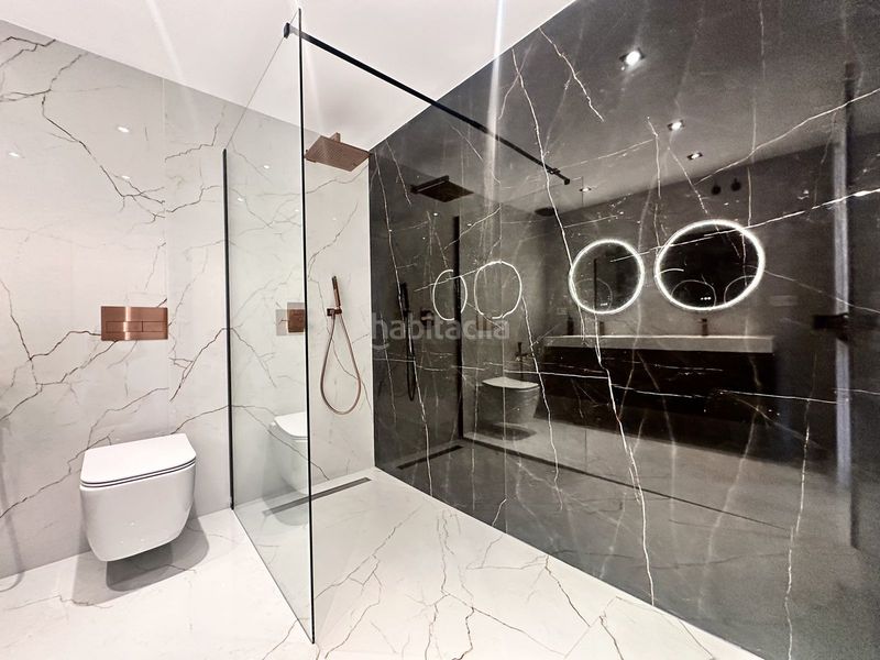 Foto f9b8957d-e59f-4ca9-9a37-4030f1c82f6a. Apartament amb aparcament a Las Brisas Marbella