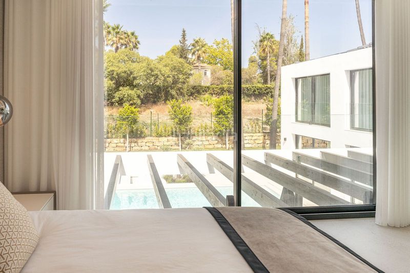 Foto cb6ecf83-c516-440a-bf3d-99ce7db0acab. Casa amb aparcament piscina a Los Naranjos Marbella