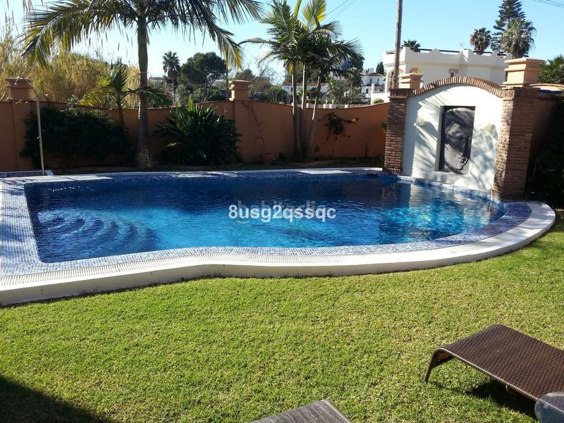 Foto 1d171fcc-dbc5-453b-b851-0964fa705108. Casa amb aparcament piscina a Cancelada Estepona