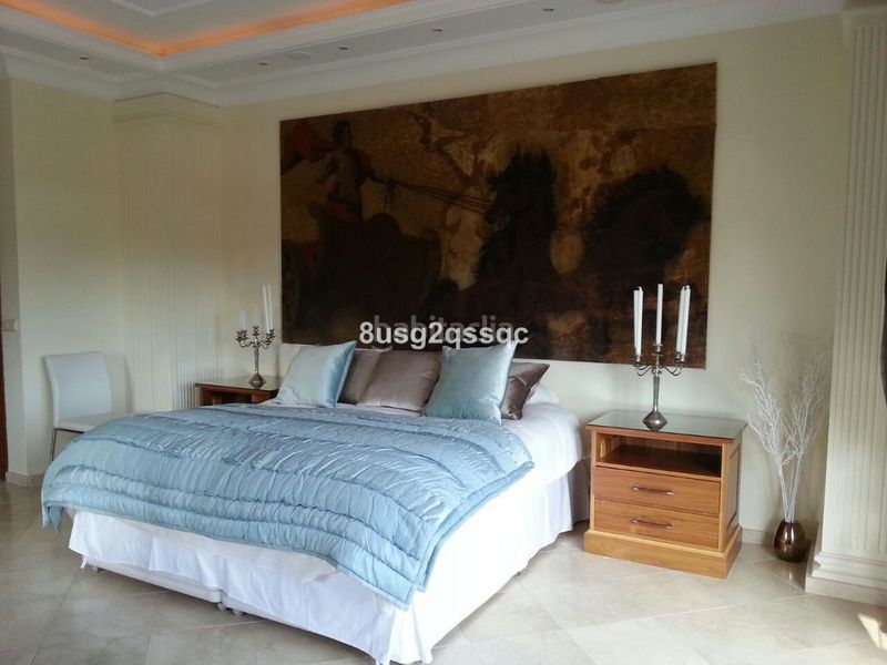 Foto 79a013b1-ae79-4b2a-9784-26885ce8b4f8. Casa amb aparcament piscina a Cancelada Estepona