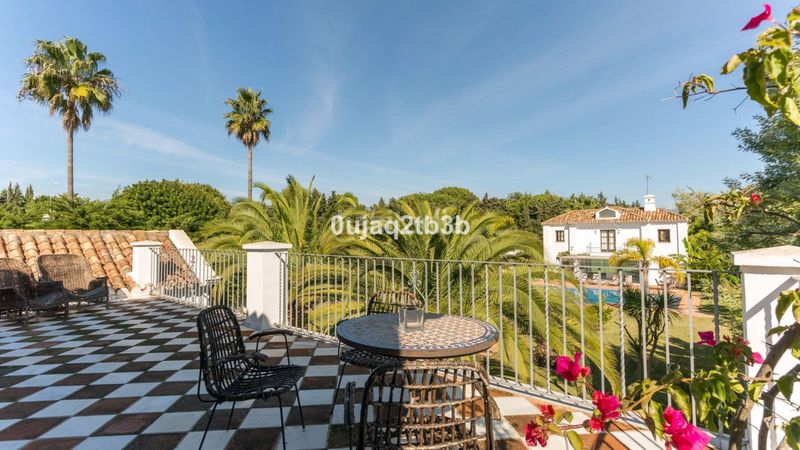 Foto 444af8ba-e614-45c6-a126-6943380eb3a0. Casa amb aparcament piscina a Guadalmina Baja Marbella