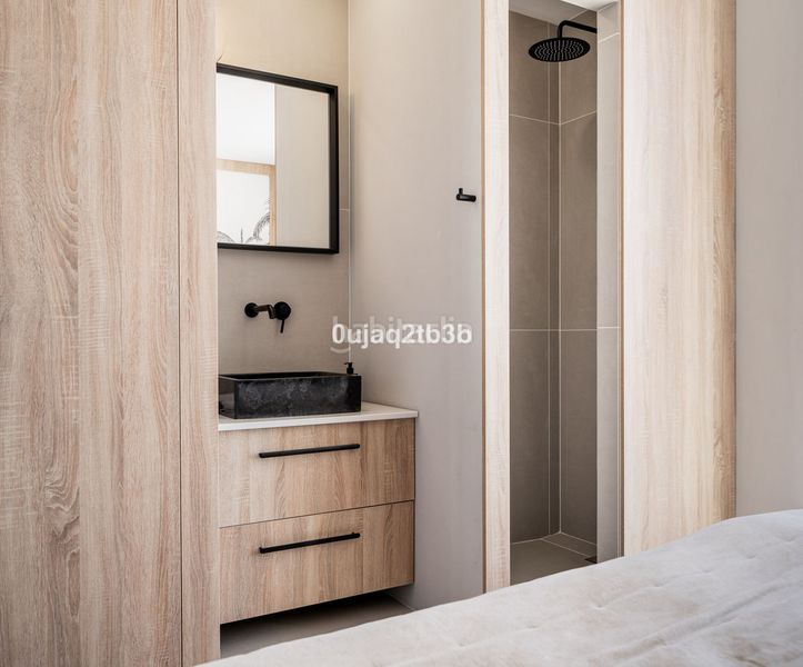 Foto f111f64f-027e-4189-9339-faf689079943. Casa amb piscina a El Madroñal Benahavís