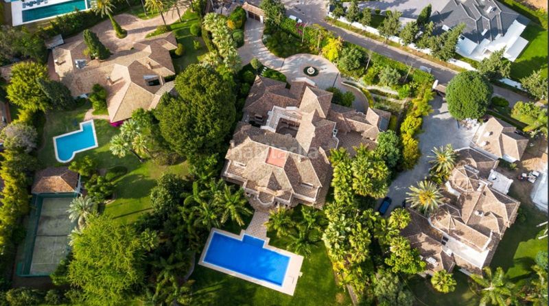 Foto 9e13b939-f1fe-4f3e-a81c-aef33dee997d. Casa amb aparcament piscina a Guadalmina Baja Marbella