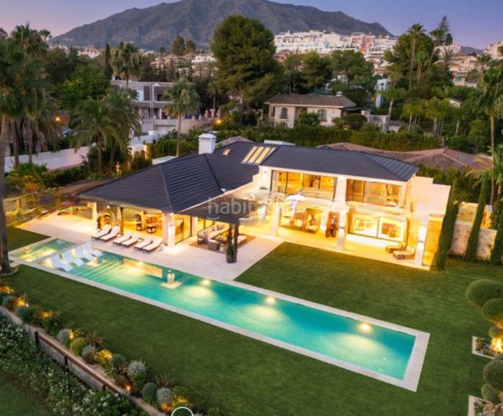 Foto a30be293-c5f7-45d9-8b6e-23632fe6b2a7. Casa amb aparcament piscina a Las Brisas Marbella