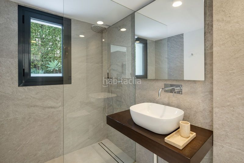 Foto 16f91806-7df4-4b3b-b29f-866e289c1e27. Casa amb aparcament piscina a Los Naranjos Marbella
