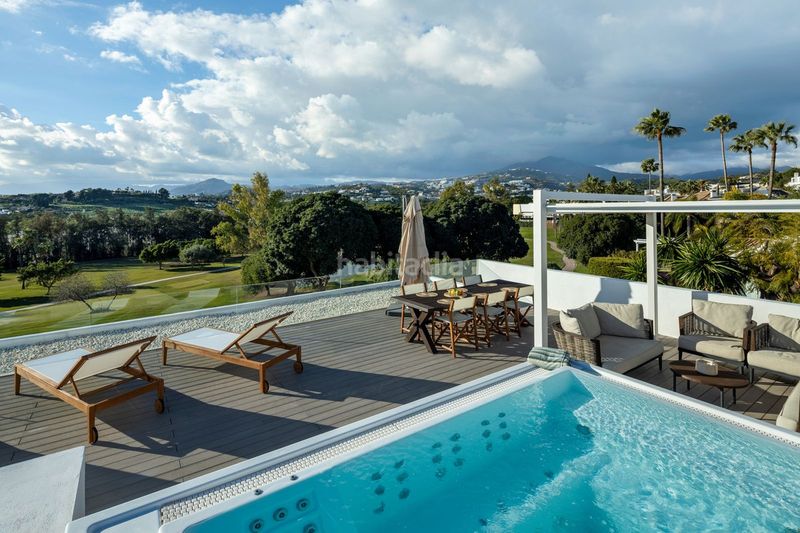 Foto b55a0fa1-a1ad-4e12-89a4-e17c94865994. Casa amb aparcament piscina a Los Naranjos Marbella