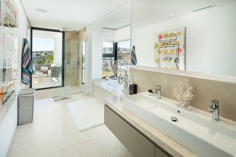 Foto 57445ae3-9799-4128-a7b5-63ac05183e54. Casa amb aparcament piscina a Los Naranjos Marbella