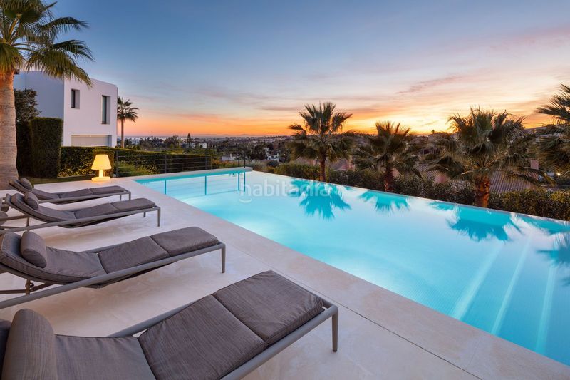 Foto 7c6e7557-4e99-4d8b-98d7-3ff96ca1d1f9. Casa amb aparcament piscina a Los Naranjos Marbella