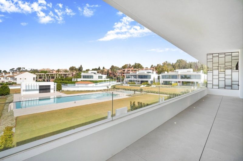 Foto 05437d62-f7c3-45fb-9eaa-f34d4bc0b948. Casa a Las Lomas de Río Verde Marbella