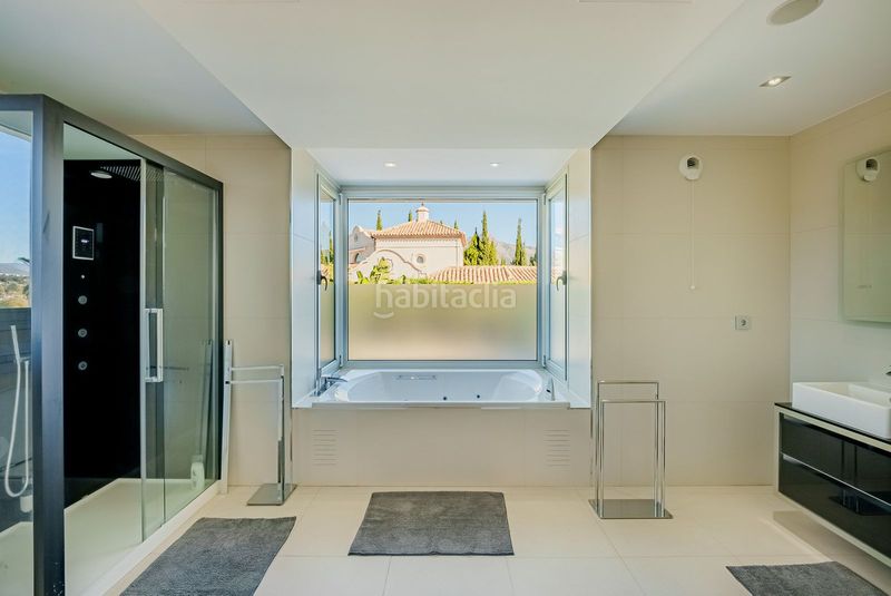 Foto 334ecdb2-7d14-4d58-b9bd-f3267fdbac3c. Casa amb aparcament piscina a Los Naranjos Marbella