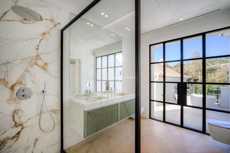 Foto df839ec6-cda2-4e81-a6a3-973596e9ffb7. Casa amb aparcament piscina a Los Naranjos Marbella