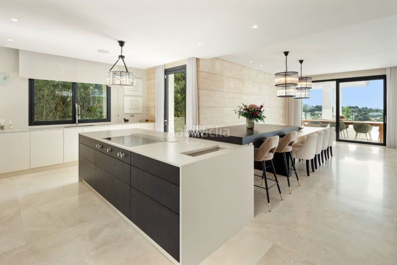 Foto 6888dbb6-37ea-4fbf-b474-e43d027b8169. Casa amb aparcament piscina a El Paraíso Benahavís