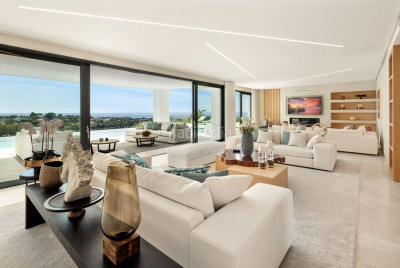 Foto c8710ee6-eb97-46e5-b4d6-5c850e9a9989. Casa amb aparcament piscina a El Paraíso Benahavís