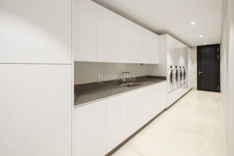 Foto eb3d5d4c-c406-4603-ac3c-b591b66c4a6d. Casa amb aparcament piscina a El Paraíso Benahavís