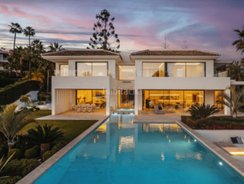 Foto 42d16105-c267-4c71-9a80-b5ca6cce2ccd. Casa amb piscina a Los Naranjos Marbella