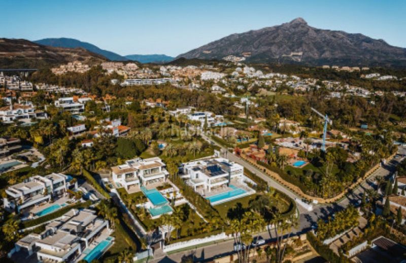 Foto 9a8a9733-e369-46f9-ae51-e220cd447f72. Casa amb piscina a Los Naranjos Marbella
