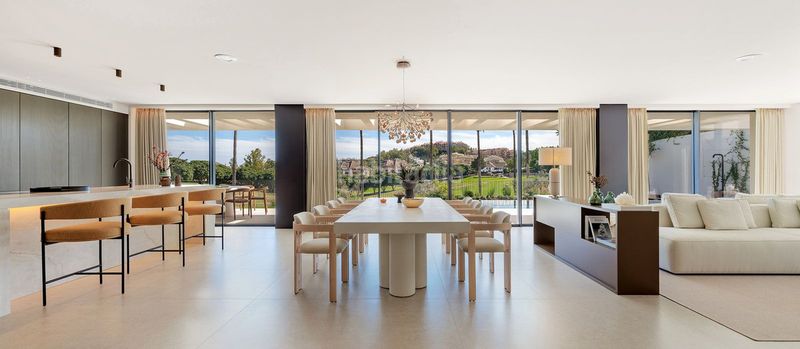 Foto 9407d083-fa3d-454c-a33a-e889f3b7f1a7. Casa amb aparcament piscina a Los Naranjos Marbella
