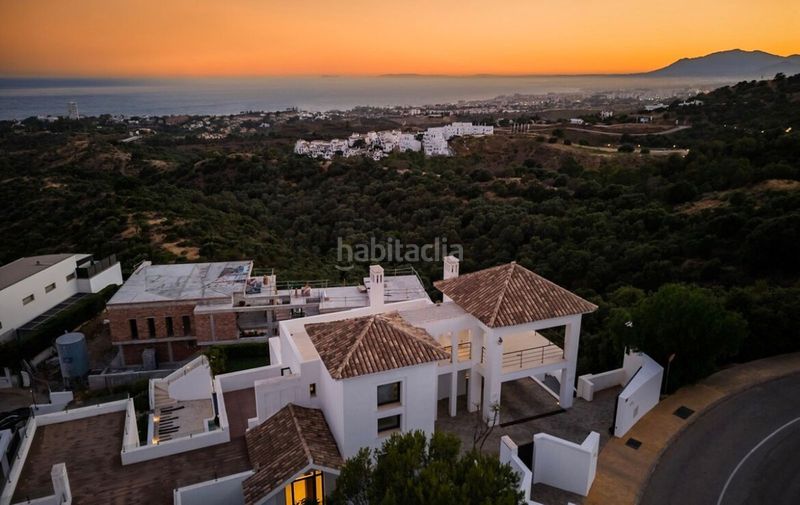 Foto 5cdbac9a-b786-479f-ac0f-d612db5df864. Casa amb aparcament piscina a Alto de los Monteros Marbella
