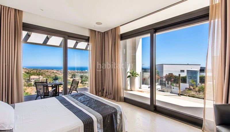 Foto a8195def-1d89-4470-9585-fb5fddbf17d7. Casa amb aparcament piscina a Alto de los Monteros Marbella
