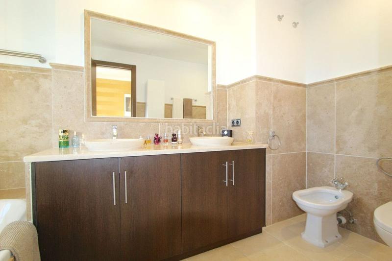 Foto 008bf1c5-a742-44cb-8a64-90b2af13d522. Casa adosada en Centro Histórico Málaga