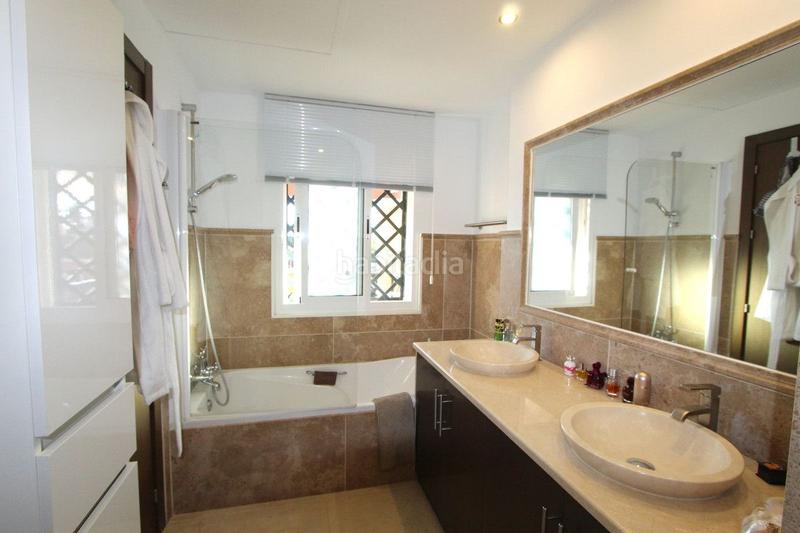 Foto 2ea71c39-42ed-4e62-935d-c92849b815a2. Casa adossada amb calefacció piscina a Centro Histórico Málaga