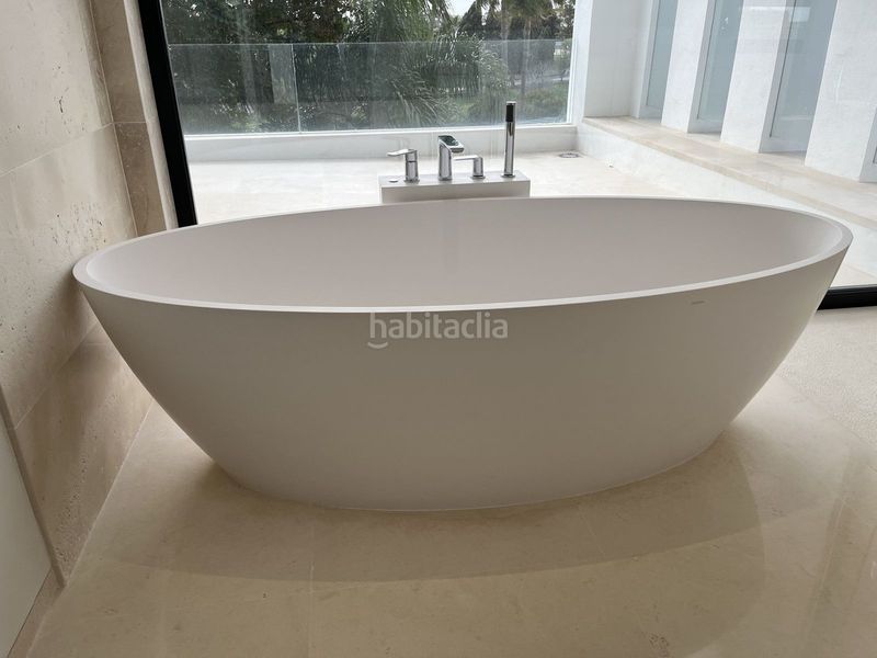 Foto 928d5862-4fc2-4416-b37a-ac525ffd153d. Casa amb aparcament piscina a Las Lomas de Río Verde Marbella