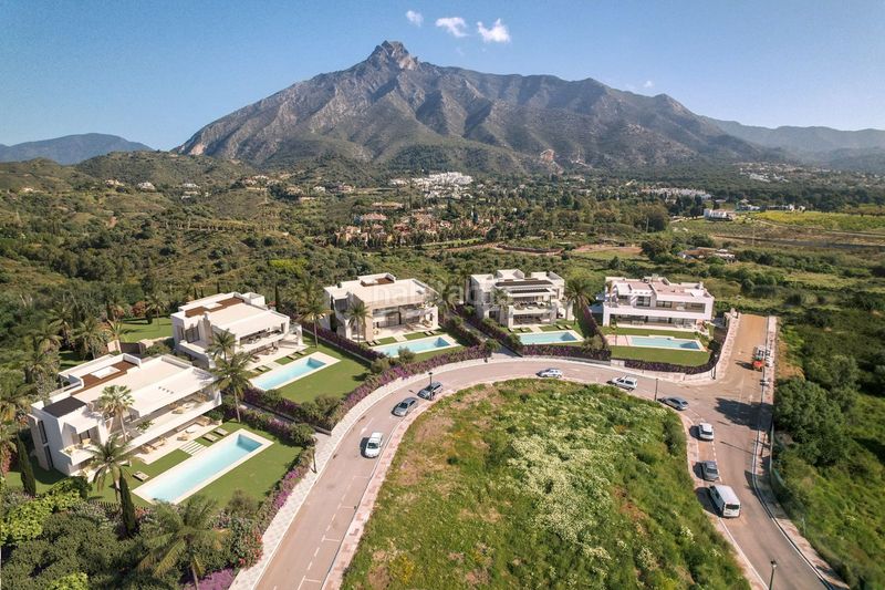 Foto ab407ce6-8daa-448e-b104-4ddf20094f66. Casa amb aparcament piscina a Las Lomas de Río Verde Marbella