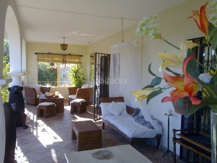 Foto 5e1e1fd3-2363-43c6-b6ee-6b28d0589479. Casa amb aparcament piscina a Los Naranjos Marbella
