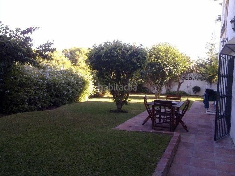 Foto 8efde6bf-b383-4709-855b-41a2251179e4. Casa amb aparcament piscina a Los Naranjos Marbella