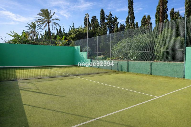 Foto bd5d1186-6945-44dd-a124-a3ba5b73b09f. Casa amb aparcament piscina a Alcorrín Manilva